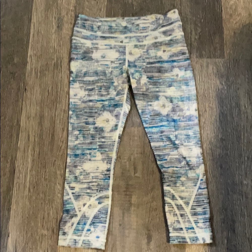 Lululemon cropped pants Excellent condition
